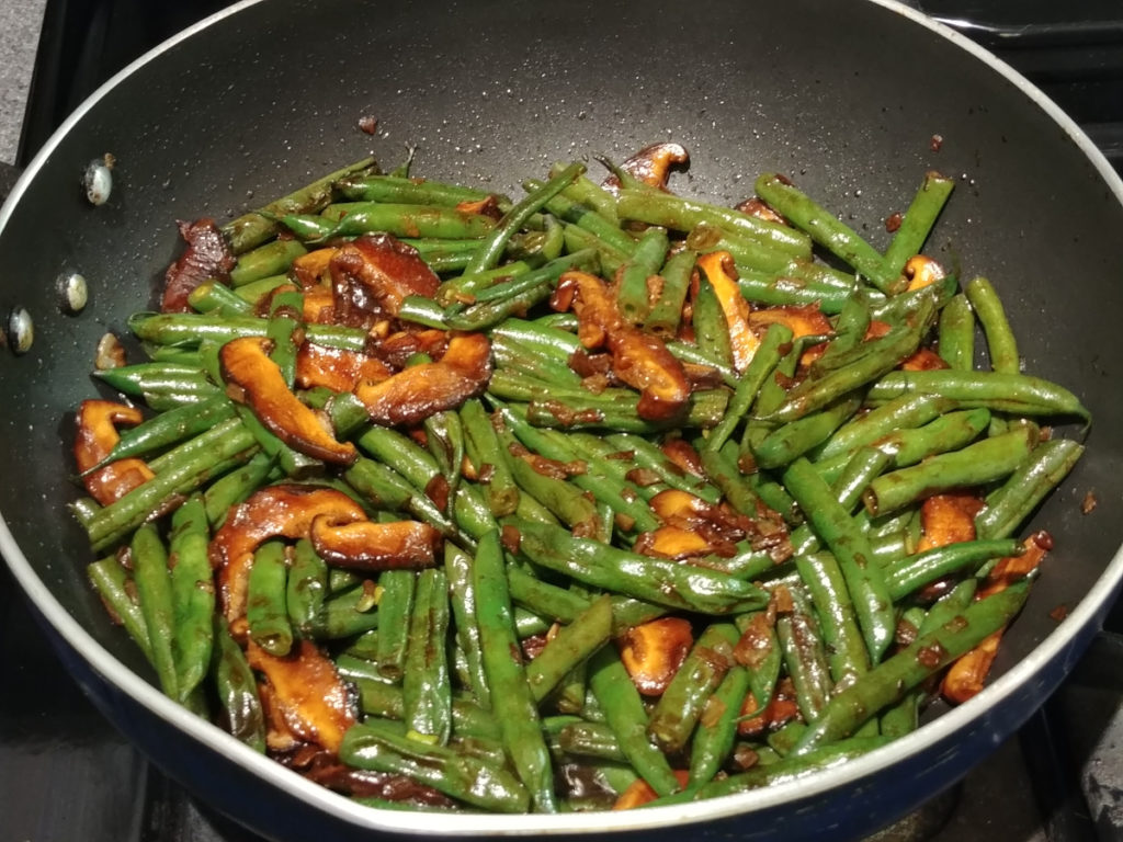 Green Beans and Shiitake Mushrooms Stir Fry - Cook and Eat at Home Cook ...