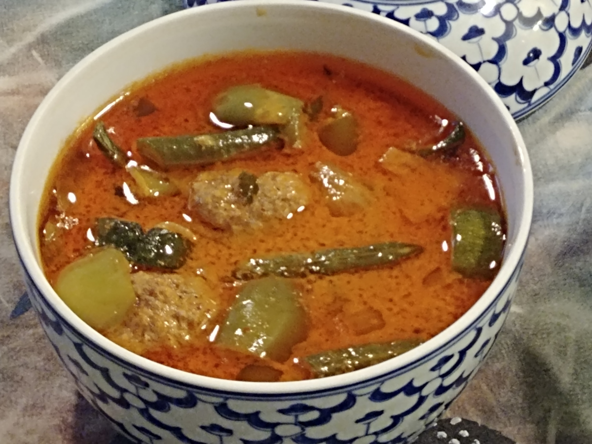 Thai Meatballs in Red Curry